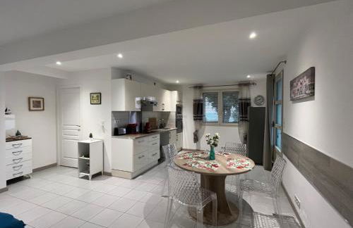 F2 REZ DE VILLA ENTRE MER ET MONTAGNE - Foto 15