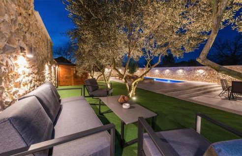 Beautiful Home In Poljaci - Foto 2