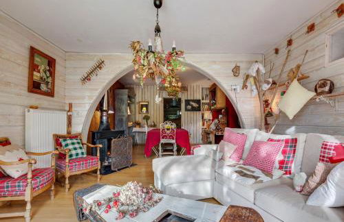 Holiday Home in Auvergne With Roofed Garden and Terrace - Foto 8