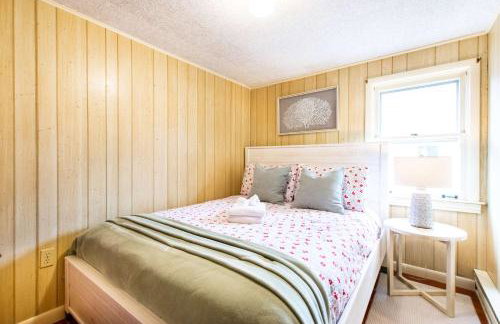 Waterfront Views of Creek- Beach Access - Foto 12