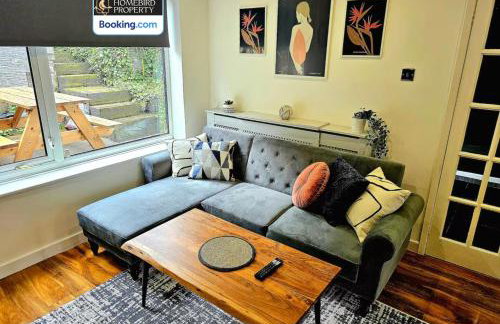 2 Large Bedroom House By Homebird Property Management Short Lets & Serviced Accommodation Leeds With Private Parking & Garden - Foto 7