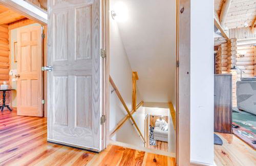 Lakefront Corinth Log Home Private Dock, Fire Pit - Foto 22