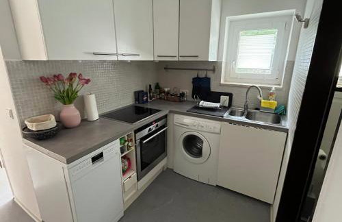 Fußläufig zu S-Bahn nach München und See Gemütliche und voll ausgestatette 2 Zimmer Ferienwohnung am Wörthsee mit Terrasse, Grill, Schaukel, Doppelbett oder getrennte Betten, ideal zum Entspannen aber auch zum Arbeiten - Foto 17