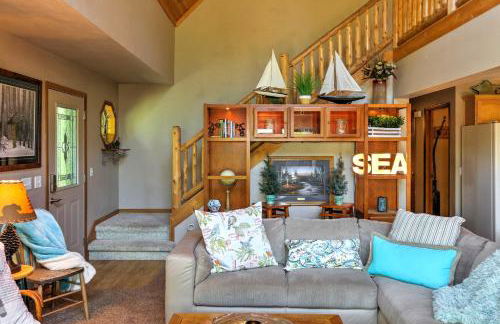 Roomy House on 2 Acres - 2 Mi to Egg Harbor Beach! - Foto 4