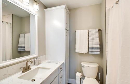 Ocean Shores Home with Game Room - Walk to Beaches! - Foto 17