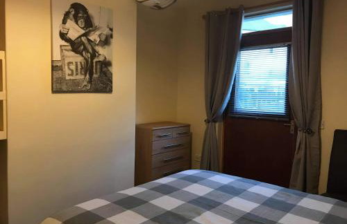 No 5 Newly refurbished 4 bedroom house - Foto 24