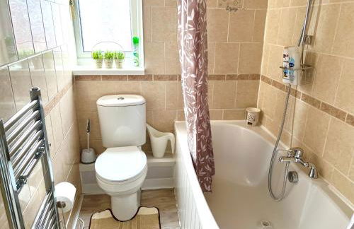 Cosy 3BDR In Levenshulme-Close To Manchester City Centre And Stockport Town- Free Parking- WiFi - Foto 24