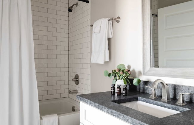 Rhett by Avantstay Stylish Southern Style Flat w/ Gorgeous Design - Foto 27