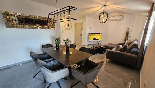 LaNiMa LUX - Photo 1