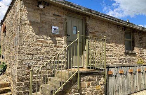 The Shearer's Hut in the Peak Park - Photo 10