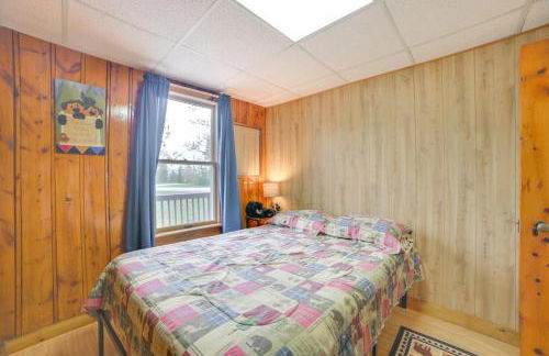 Cozy Onaway Vacation Rental with Deck and Fire Pit! - Foto 14