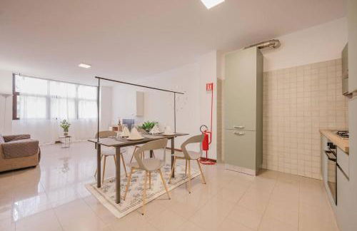 Unico Apt 5, 4 ospiti, parcheggio gratis, 10 minuti da Venezia - Photo 11