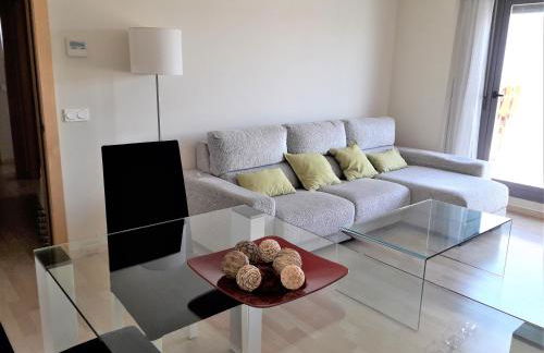 Atico Mirador Paseo Antonio Banderas primera linea de playa y piscina - Photo 4