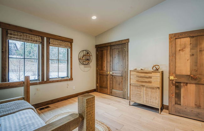 Wilderness Club Escape For 14! - Photo 3