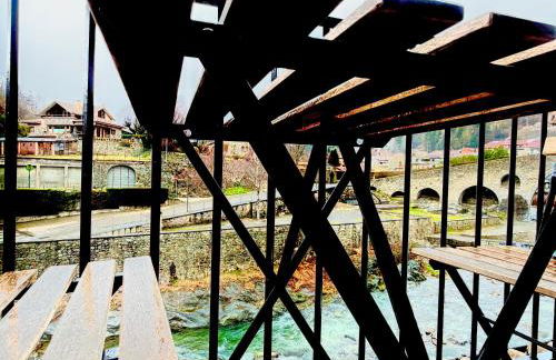 Apartamento colgante al río con vistas al puente - Photo 3