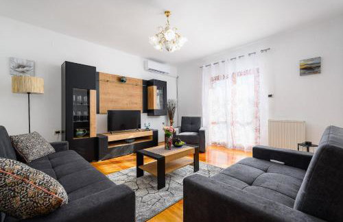 Holiday House Azur with a private pool - Foto 56