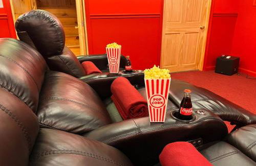 Poconos True Log Cabin with Sauna, Movie Theather, Hot Tub & Fire Pit! - Photo 41