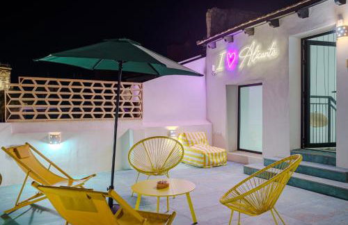 Beautiful Duplex Private Patio Alicante Center - Foto 73