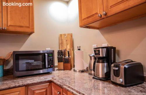 AC 6BR2BA Quiet Island House Near Casinos - Foto 13