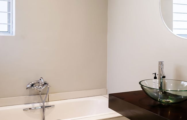 Exceptionally Unique Magnum Villa w Sea Views - Photo 20