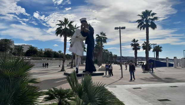 Escultura de El Beso