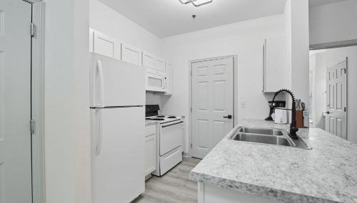 Bright & Stylish 2-Bed, 2-Bath Apartment - Foto 5