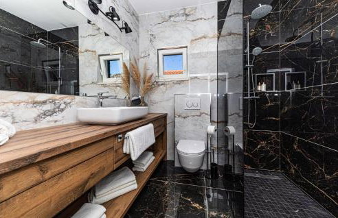 Relaxing Holiday Home With Pool, Fitness Area, and Entertainment Facilities - Photo 79