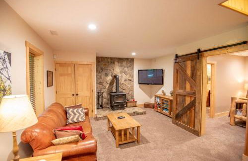 Blue Ridge Mountain Retreat - 30 acres to explore & VIEWS, Sleeps 15 - Foto 27