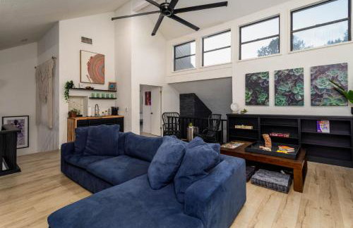 Luxe Boutique-Style Home w/Indoor Hot Tub - Foto 21