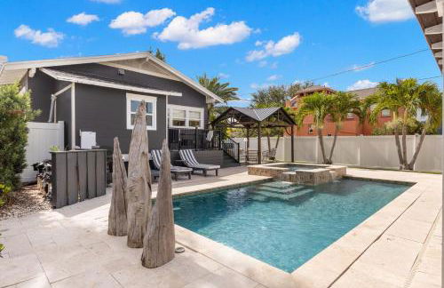SoHo Serenity - Amazing Home with Private Pool & Hot Tub, SoHo District - Foto 6