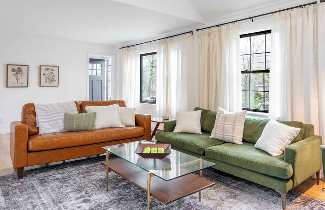 Charcoal Chalet by Avantstay A+ Design w/ Firepit - Foto 4