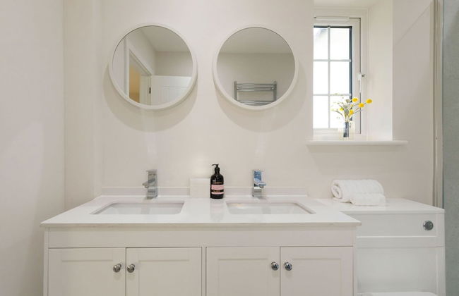 Beautiful 4-bed Close to South Downs Goodwood - Foto 23