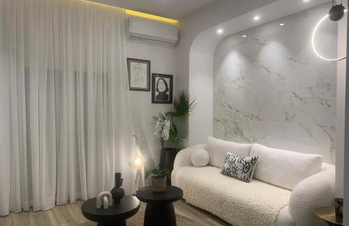 Khroma Luxury Suite 1 Beach front apartment - Photo 25