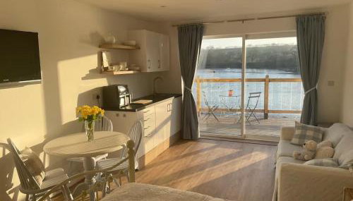 Estuary's Rest Studio Apartment at Galwad Y Mor - Foto 2