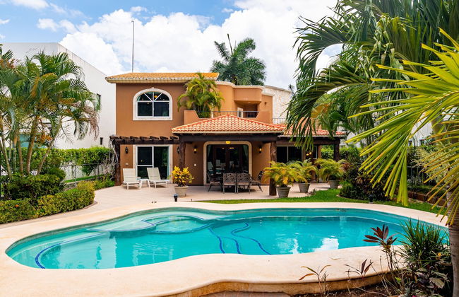 Casa Gran Escape by Playa Paradise - Photo 1