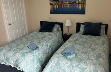 Penarth Station Renovated apartment - Photo 2