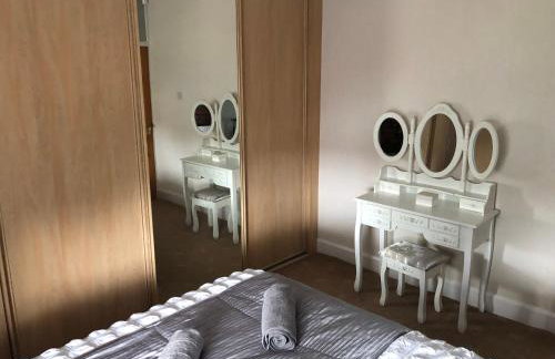 Cosy Rustic 3 bed cottage, great train links - Foto 8