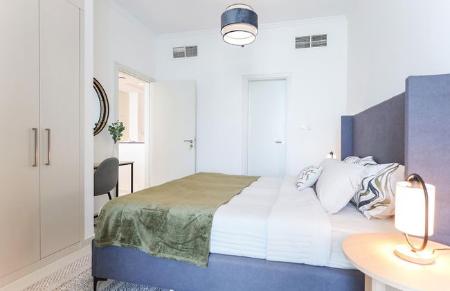 Elite LUX Holiday Homes - Serene Golf View Living 1 BHK in Damac Hills Dubai - Photo 11