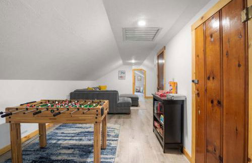 Sleeps 14 Home w Pool Great for Families - Photo 5