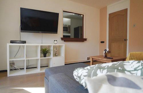 Abbey Road 4 Bed Home - Garden, Parking, Sleeps 11 - Foto 7