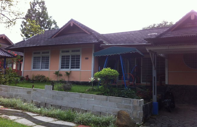 Villa Kota Bunga Seruni - Photo 41