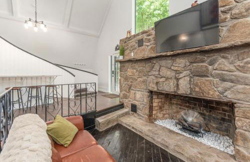 Renovated Barn in the Woods with Hot Tub - Foto 29