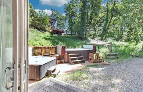 Modern Cabin Retreat with Swim Spa Hot Tub and Air Conditioning - Foto 20