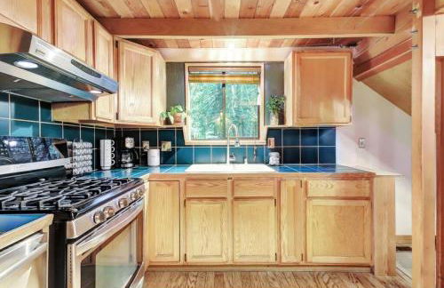 Picturesque Cabin Hot Tub - Foto 12