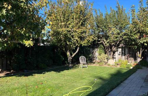 10 mins to SJC Fastest 2 Gigabit WiFI Open Floor BBQ Grill Fireplace Fenced Yard Pet Friendly - Foto 5