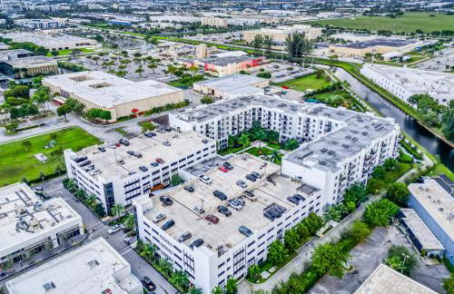 Amazing 2 Bedroom Unit In Doral Miami With Free Parking - Foto 59