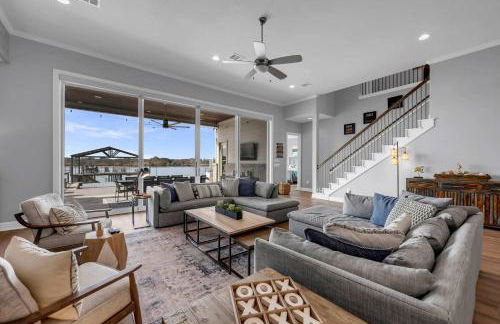 Luxury Waterfront Home with Swimming Pool Hot Tub and 2 Boat Slips - Foto 9