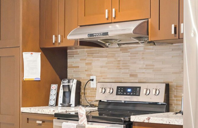 Elevated Escapes 2BR Suite Overlooking Lake - Foto 11