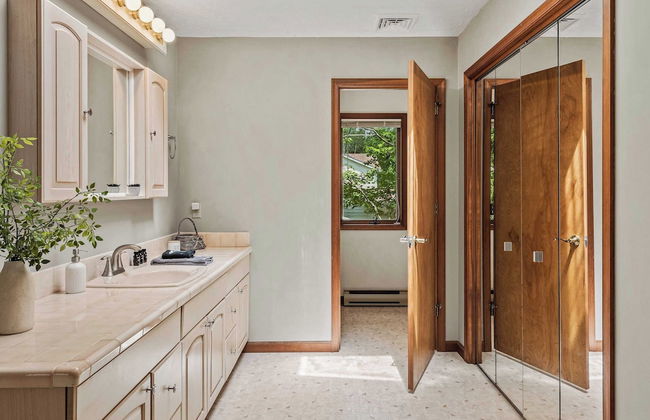 Tranquil Waterside by Avantstay Lakefront + Dock, Game Room, Views - Foto 27