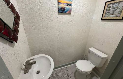 Spacious 5BR Midtown - Near Zoo and Liberty Bowl - Photo 23